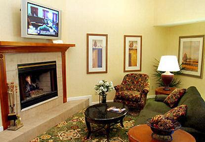 Hawthorn By Wyndham Hotel 3*