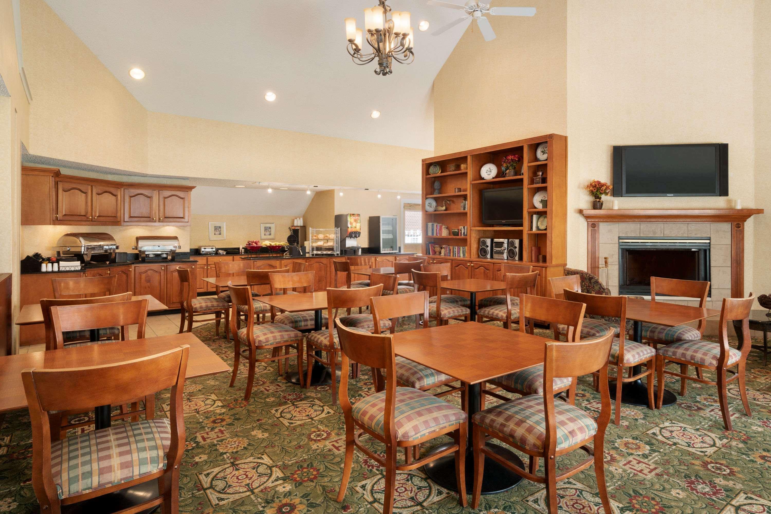 Hawthorn By Wyndham Hotel 3*