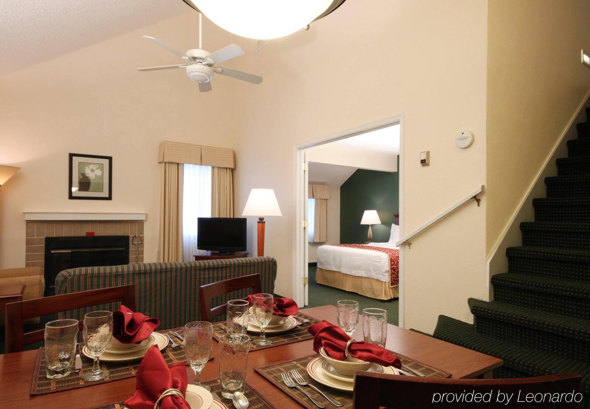 Hawthorn By Wyndham Hotel 3*