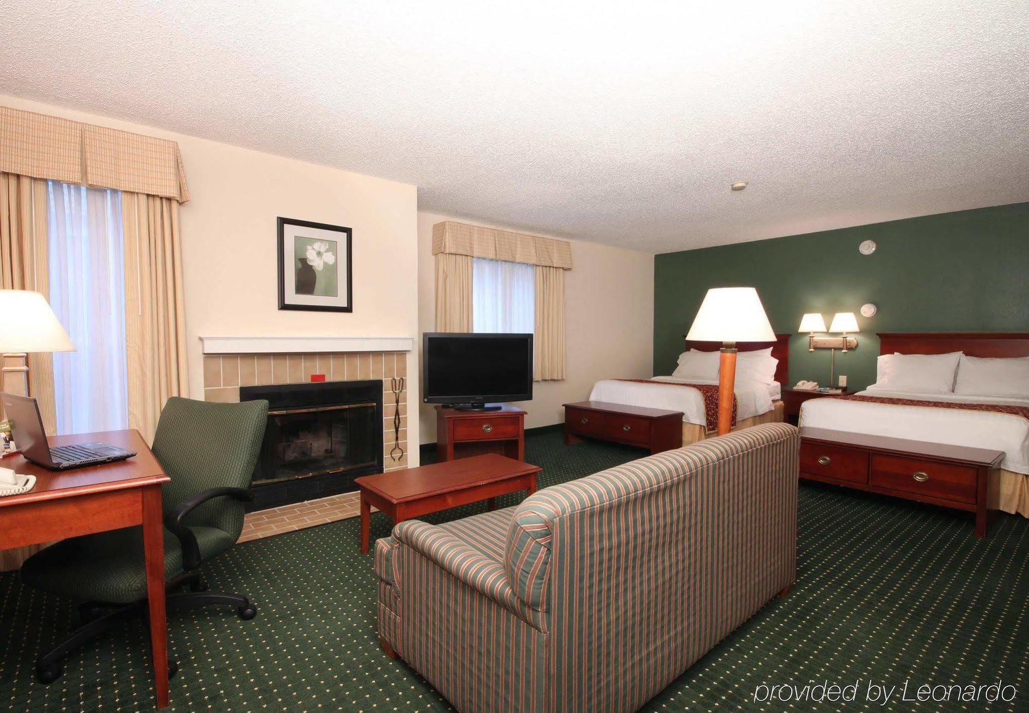 Hotel Hawthorn By Wyndham Tinton Falls