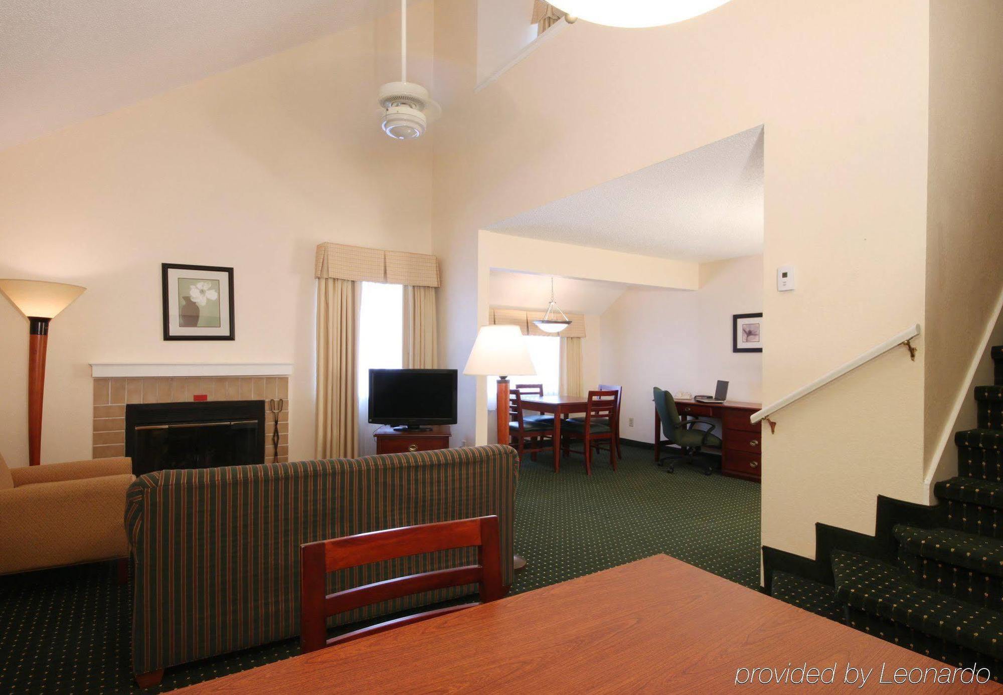 Hawthorn By Wyndham Hotel Tinton Falls